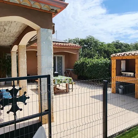 Villa Familliale Au Calme, Barbecue, Piscine, 15 Min De La Saint-Thibéry