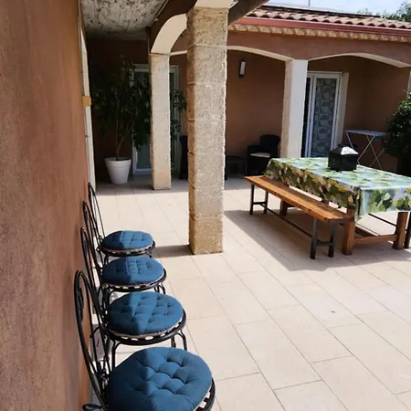 Familliale Au Calme, Barbecue, Piscine, 15 Min De La Saint-Thibéry