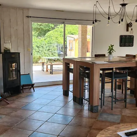 Familliale Au Calme, Barbecue, Piscine, 15 Min De La Villa