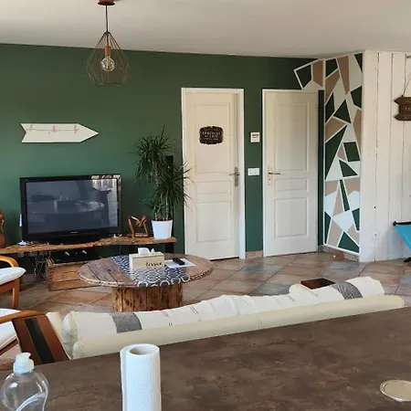 Villa Familliale Au Calme, Barbecue, Piscine, 15 Min De La Saint-Thibéry